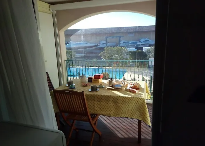 Luxury Apartment In Port Grimaud
